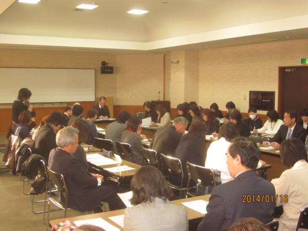 保育園・幼稚園・小学校の連携会議を行っています