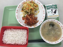 りっちゃんサラダ　給食の写真