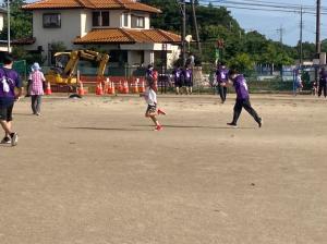 高校生と遊ぶ様子