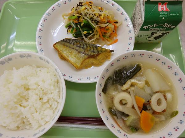 学校給食（まごわやさしい味噌汁）