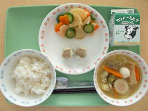 学校給食（ピリ辛大根）