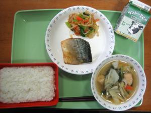 学校給食（おかかごま和え）