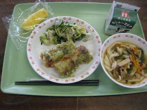 学校給食「山菜うどん」