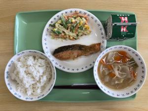 学校給食「さけのさっぱりレモン漬け」