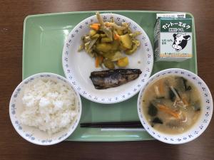 学校給食（さつまいもの甘辛炒め）