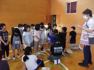 一年生を案内