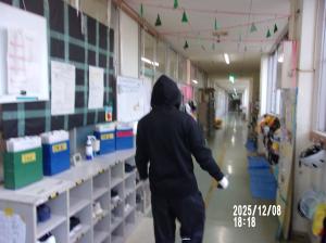 避難訓練不審者2