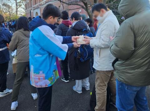 カレンダー配布2