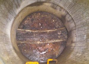 油で閉塞した人孔